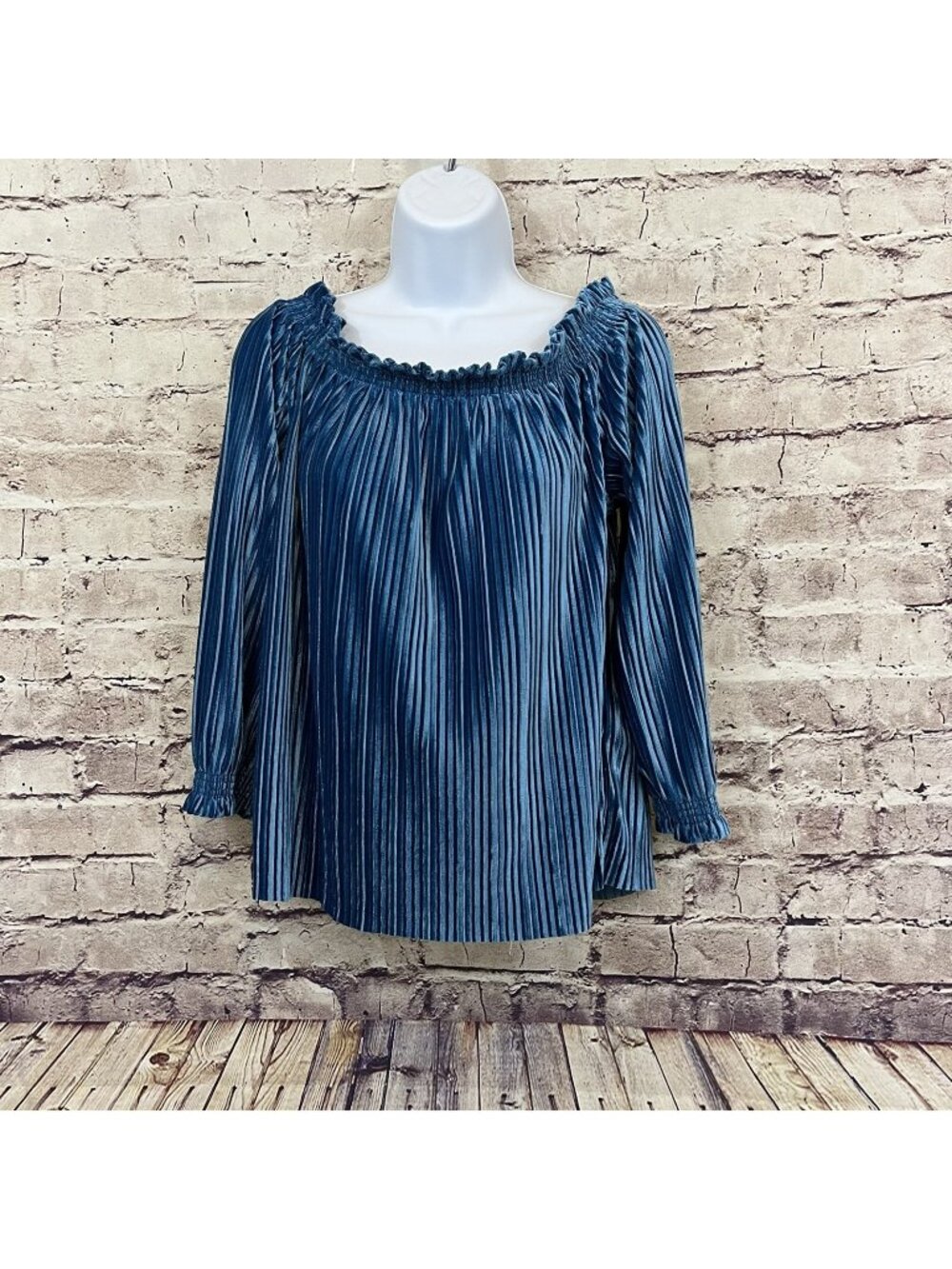 Banana Republic Blue Velour Elastic Neck 3/4 Elastic Sleeve Top